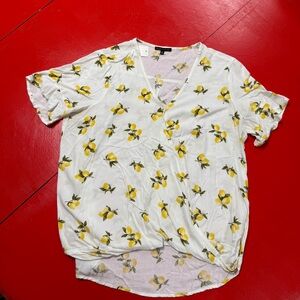 STACATTO CREAM AND YELLOW LEMON V BECK HIGH LOW S HORT SLEEVE TOP